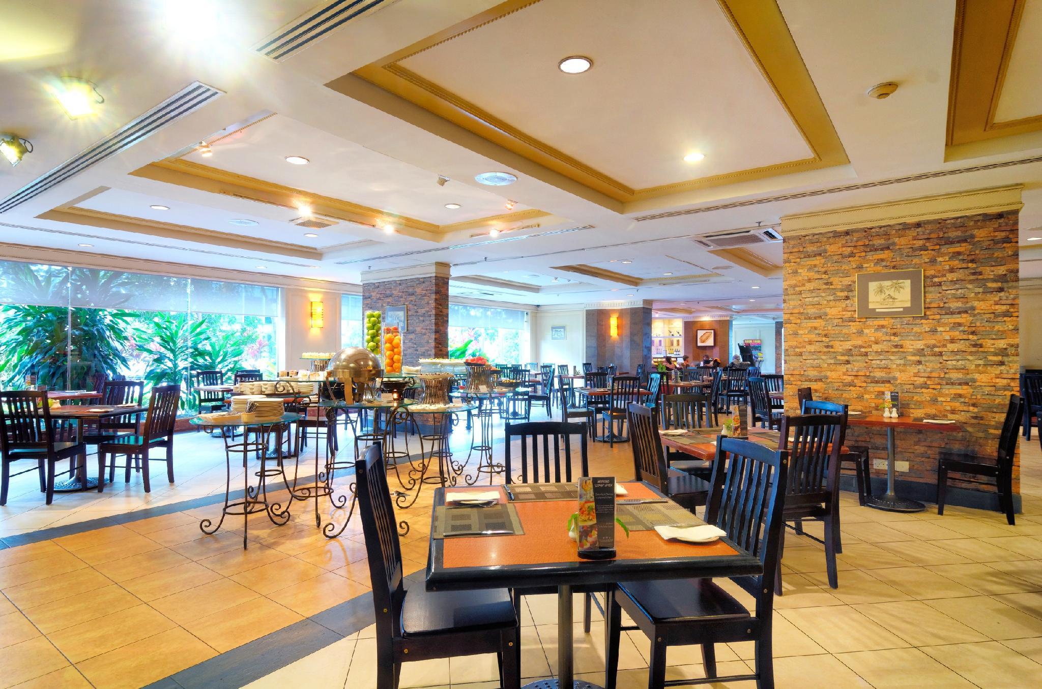 Hotel Shangri-la 3*
