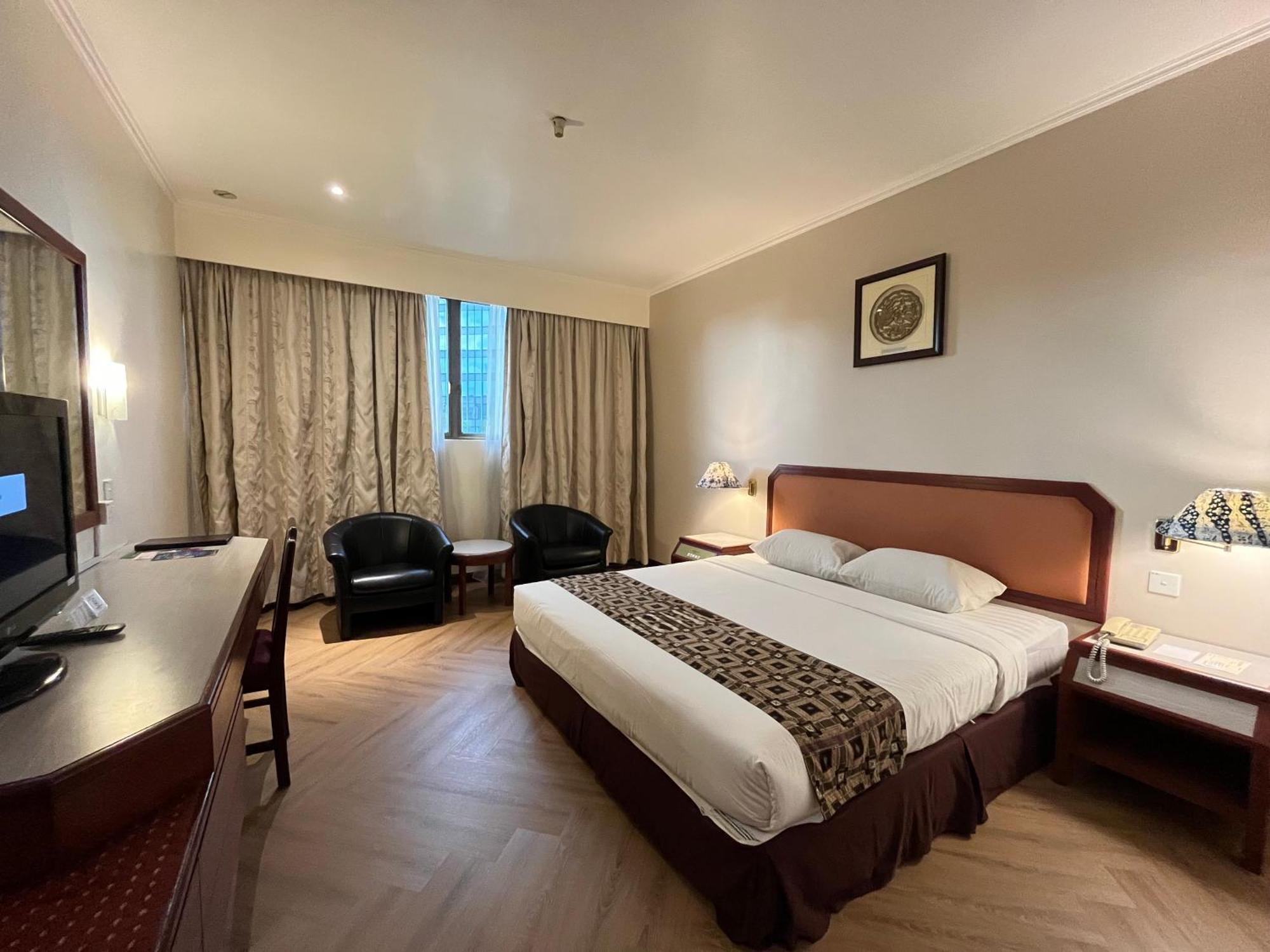 Shangri-la Hotel