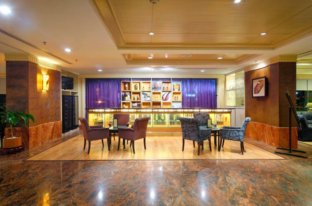 Shangri-la Hotel 3*